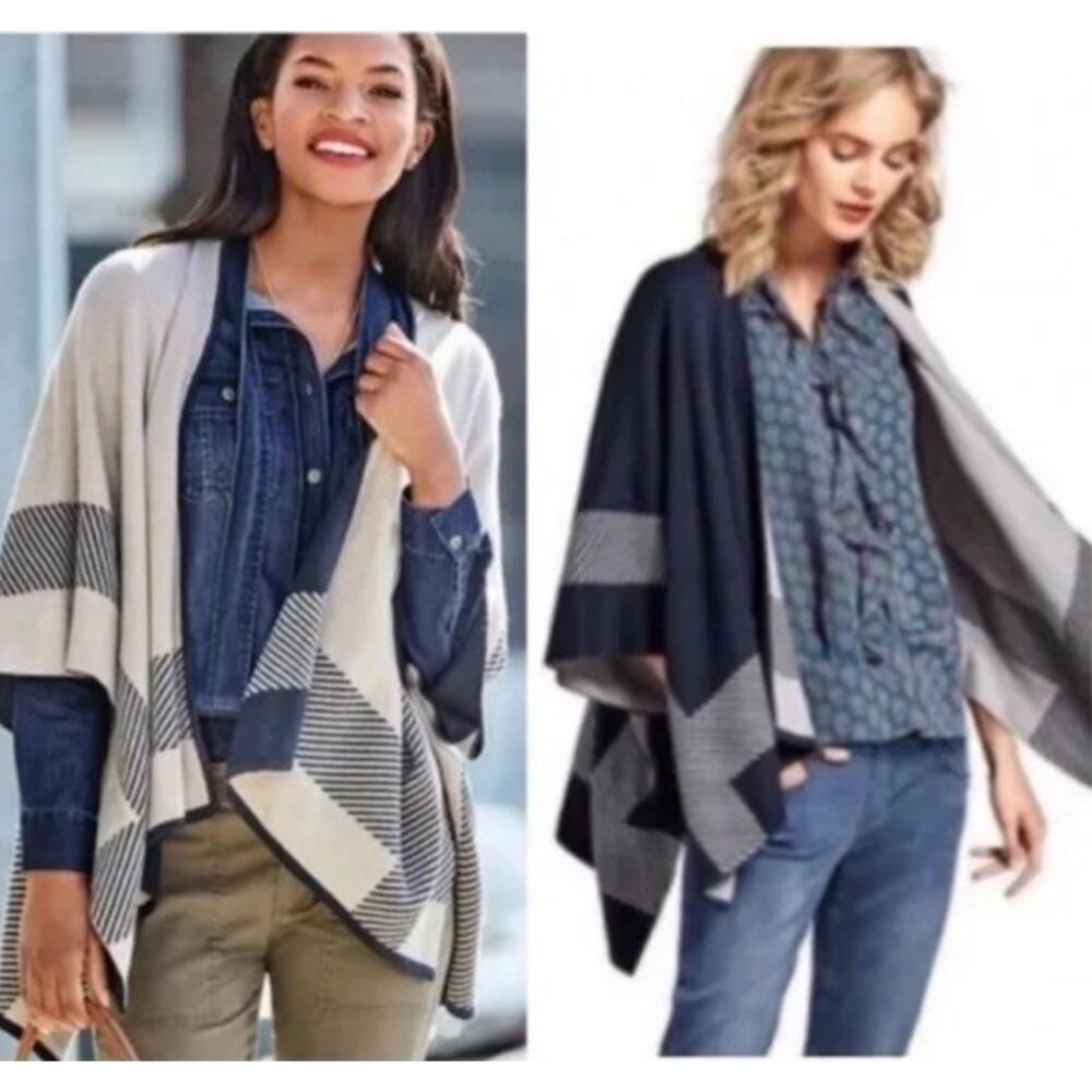 Cabi Open Front Wrap Size XS/S Shawl Reversible Cardigan Sweater Blue Style 3163
